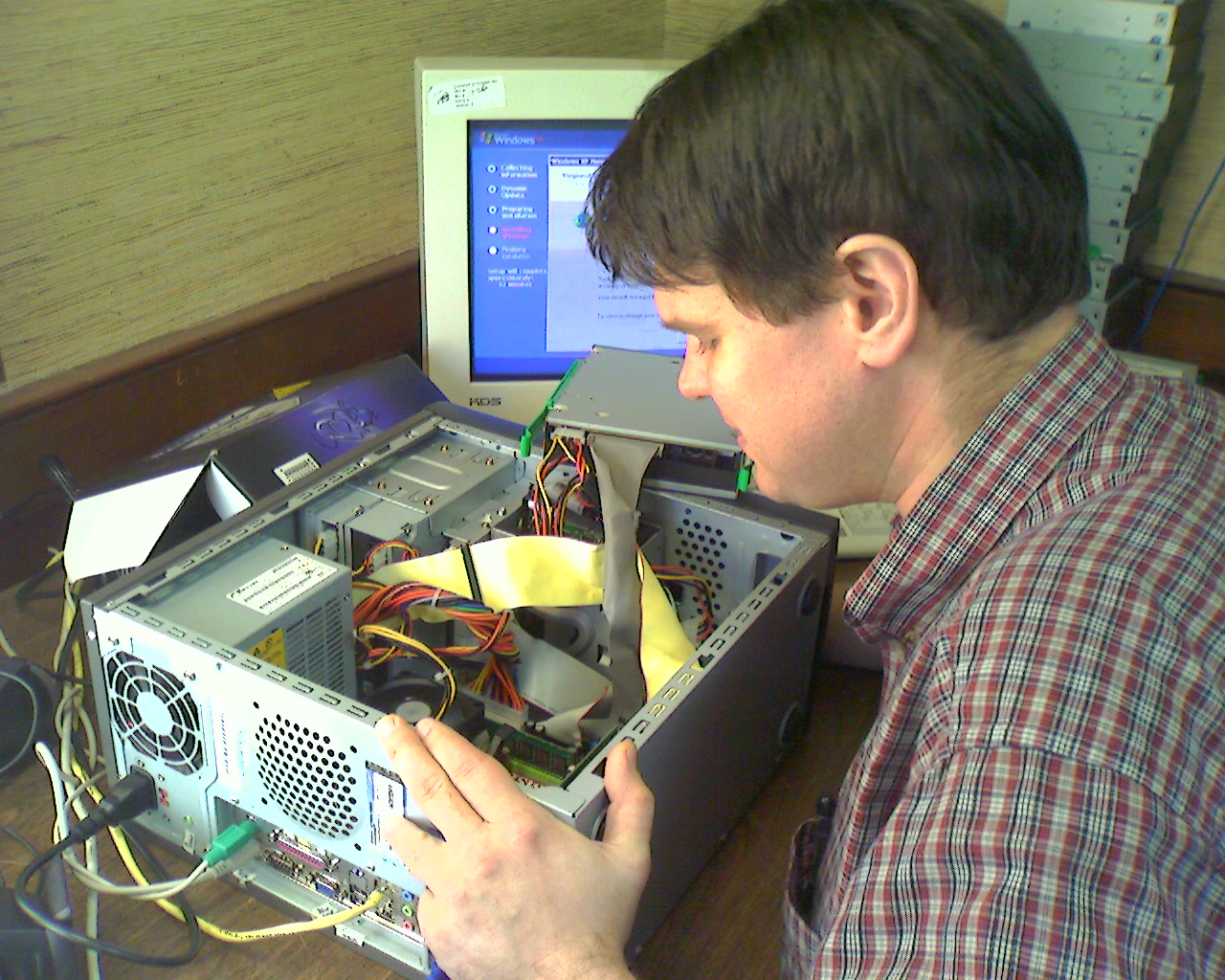 Experienced & Knowledgeable PC Computer Repair Techs